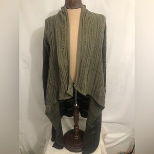 Womens 3 Shade Green Duster Sweater. Size Small. 21” pit to pit. Athleti…